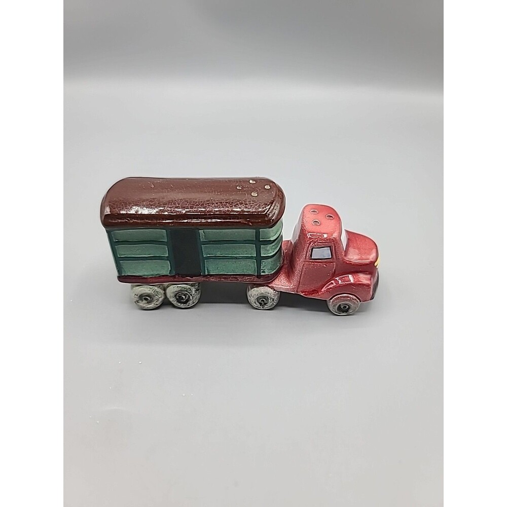 Vintage Japanese 2 Pc Salt Pepper Shaker Set Red Green Tractor Trailer